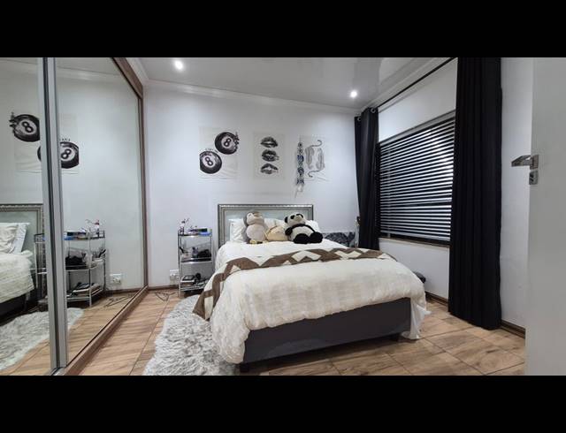 3 BEDROOM TOWNHOUSE TO LET IN BRACKENDOWNS